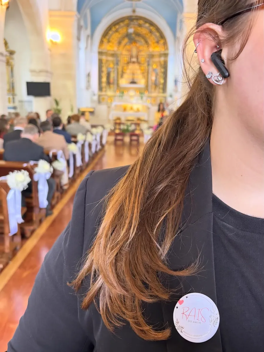 Cerimónia religiosa numa igreja